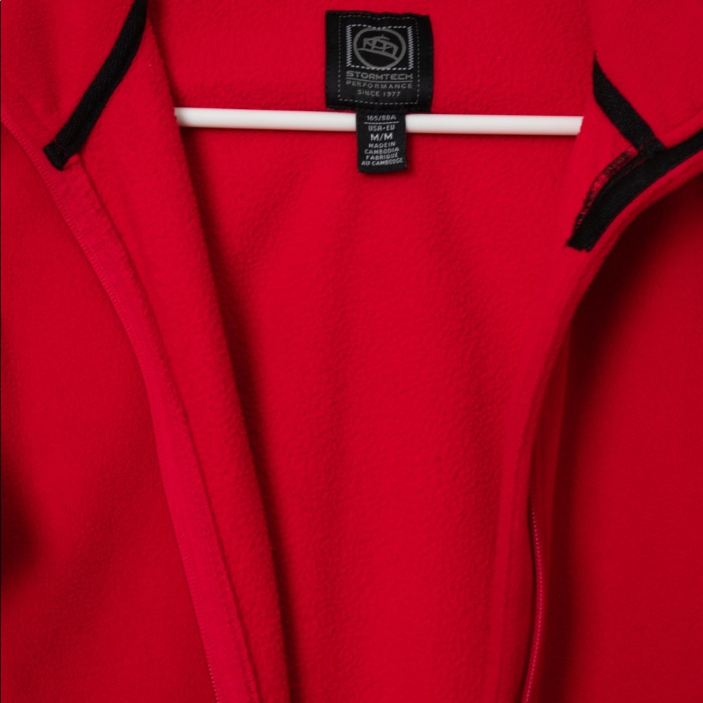 Red stormtech sweater - Picture 2 of 2